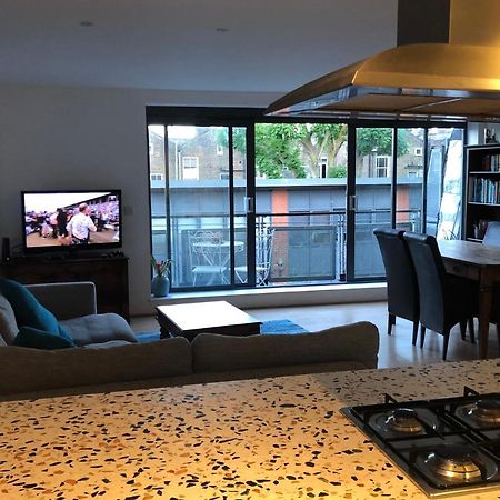 Spacious, Bright And Modern Flat In Holloway Лондон Экстерьер фото